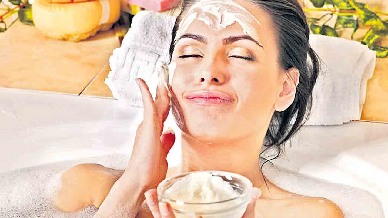 మీగడలాంటి చర్మానికి నెయ్యి!