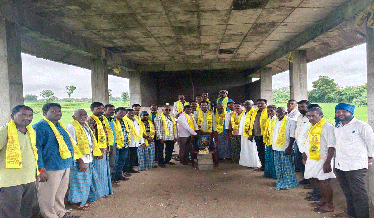 Sardar Sarvai Papanna Goud | ఓదెల మండలంలో ఘనంగా సర్దార్ సర్వాయి పాపన్న గౌడ్ జయంతి వేడుకలు