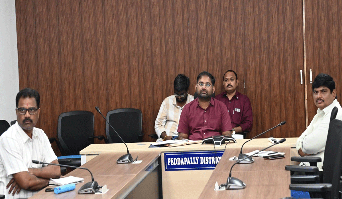 Solar panels | ప్రభుత్వ కార్యాలయాలపై సోలార్‌ ప్యానల్స్​‍ ఏర్పాటు చేయాలి.. ఉప ముఖ్యమంత్రి మల్లు  భట్టి విక్రమార్క