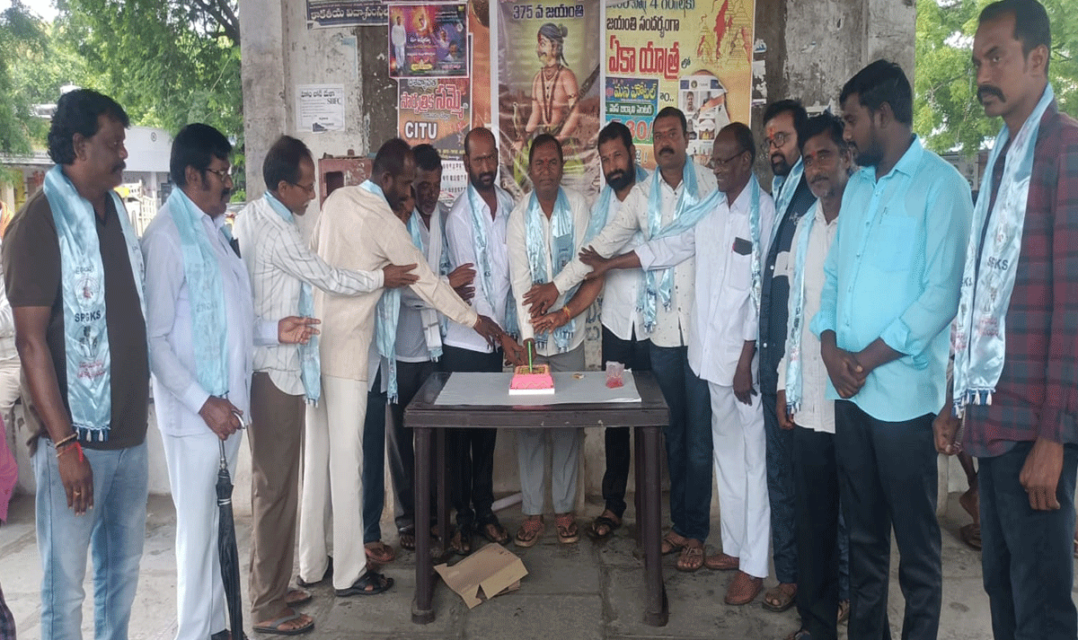 Sarvai Papanna Jayanti  | వీణవంకలో ఘనంగా సర్వాయి పాపన్న జయంతి వేడుకలు