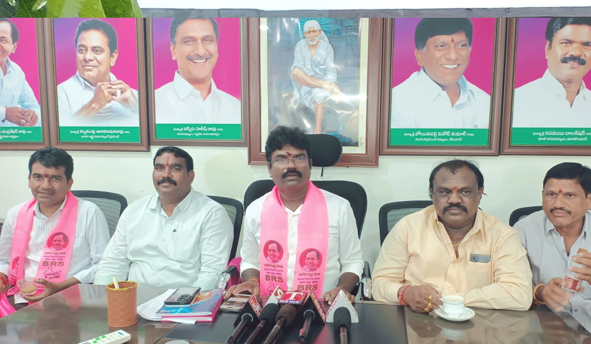 Rasamai | రైతులను తాగుబోతులన్న అసమర్ధ ఎమ్మెల్యే కవ్వంపల్లి.. మీడియా సమావేశంలో నిప్పులు చెరిగిన మాజీ ఎమ్మెల్యే రసమయి