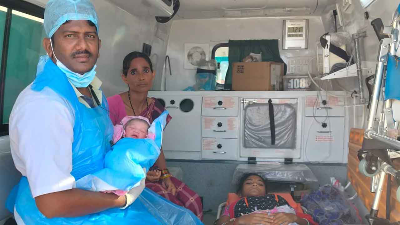 Mancherial | 108 అంబులెన్స్‌లో ప్రసవం.. తల్లి, బిడ్డ క్షేమం