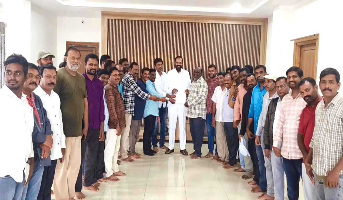 working journalists | అర్హులైన వర్కింగ్ జర్నలిస్టులందరికి ఇండ్ల స్థలాలు ఇప్పిస్తా.. జర్నలిస్టు జేఏసీకి హామీ ఇచ్చిన ఎమ్మెల్యే విజయరమణరావు