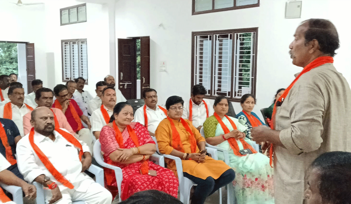 VHP | మత మార్పిడీల పట్ల హిందూ సమాజం అప్రమత్తంగా ఉండాలి.. వీహెచ్‌పీ అఖిలభారత గో సేవా సహ ప్రముఖ్ కేశవ్ జీ