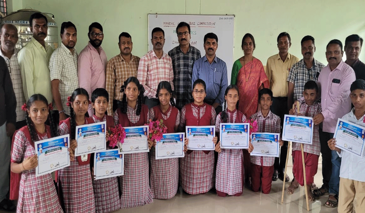 Quiz competitions | క్విజ్ పోటీలతోనే ప్రతిభ వెలుగులోకి వస్తుంది.. ధర్మారం ఎంఈఓ పోతు ప్రభాకర్