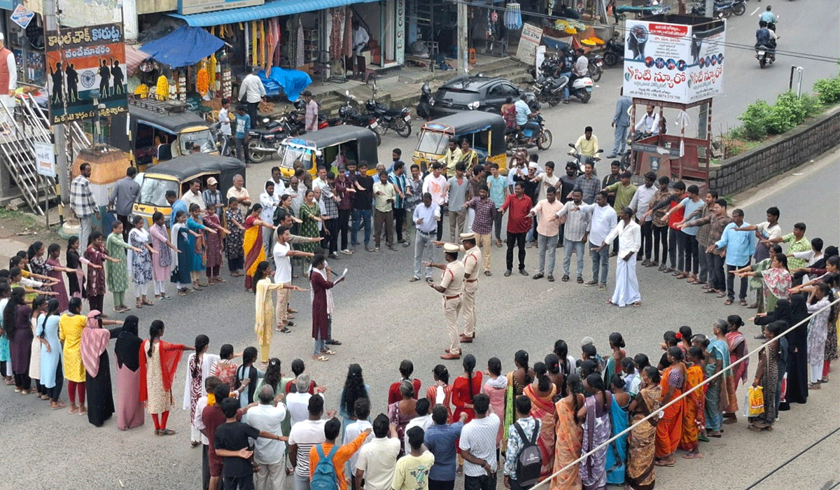 Korutla | యువత మాదక ద్రవ్యాలకు దూరంగా ఉండాలి.. కోరుట్ల సీఐ సురేష్‌బాబు