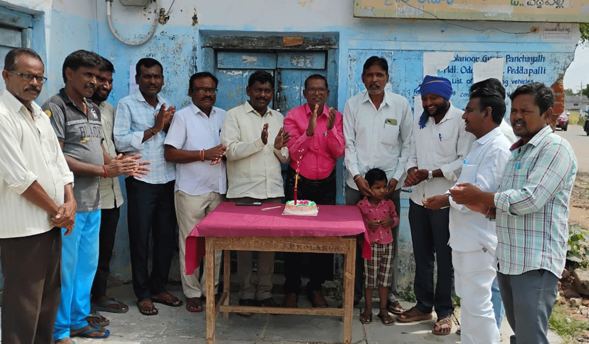 Friendship Day | కొలనూరులో ఘనంగా స్నేహితుల దినోత్సవం