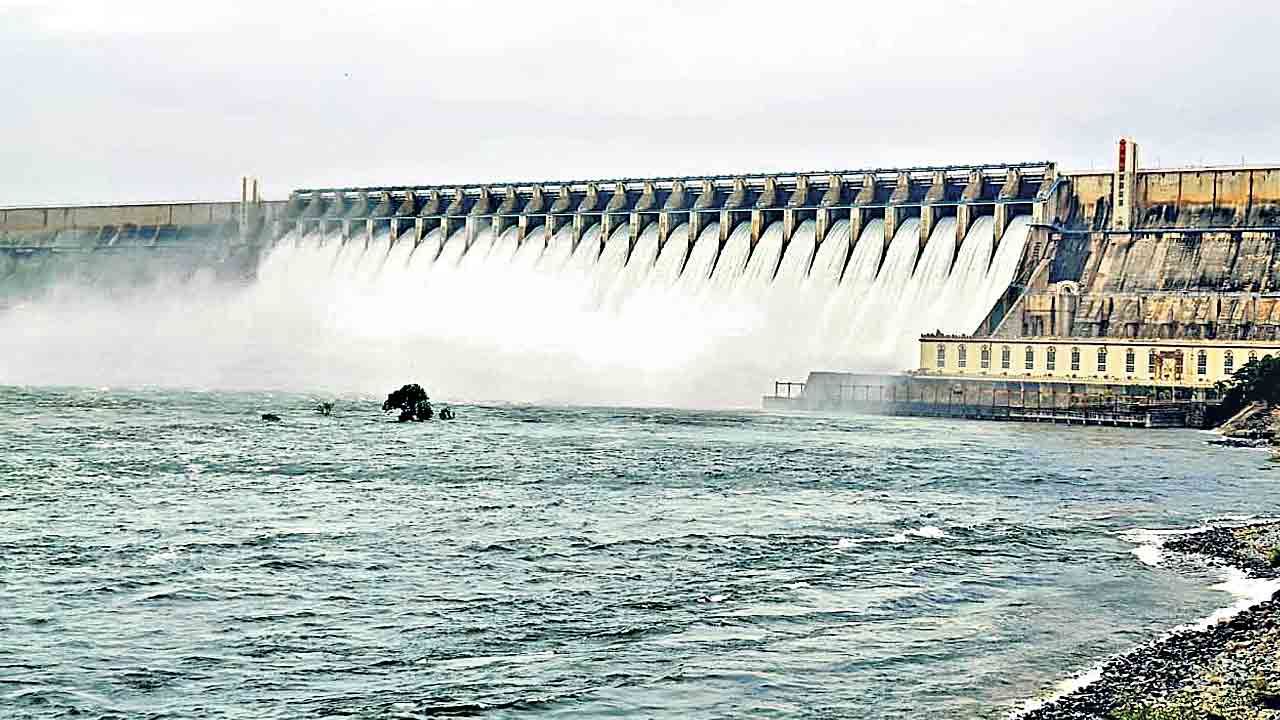 నాగార్జునసాగర్‌కు భారీగా వరద