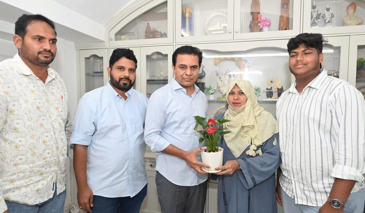 KTR | రామన్న… మీ మేలు జన్మలో మరవమన్నా… కేటీఆర్ ను కలిసిన రామగుండం మాజీ కో ఆప్షన్ తస్నీం భాను