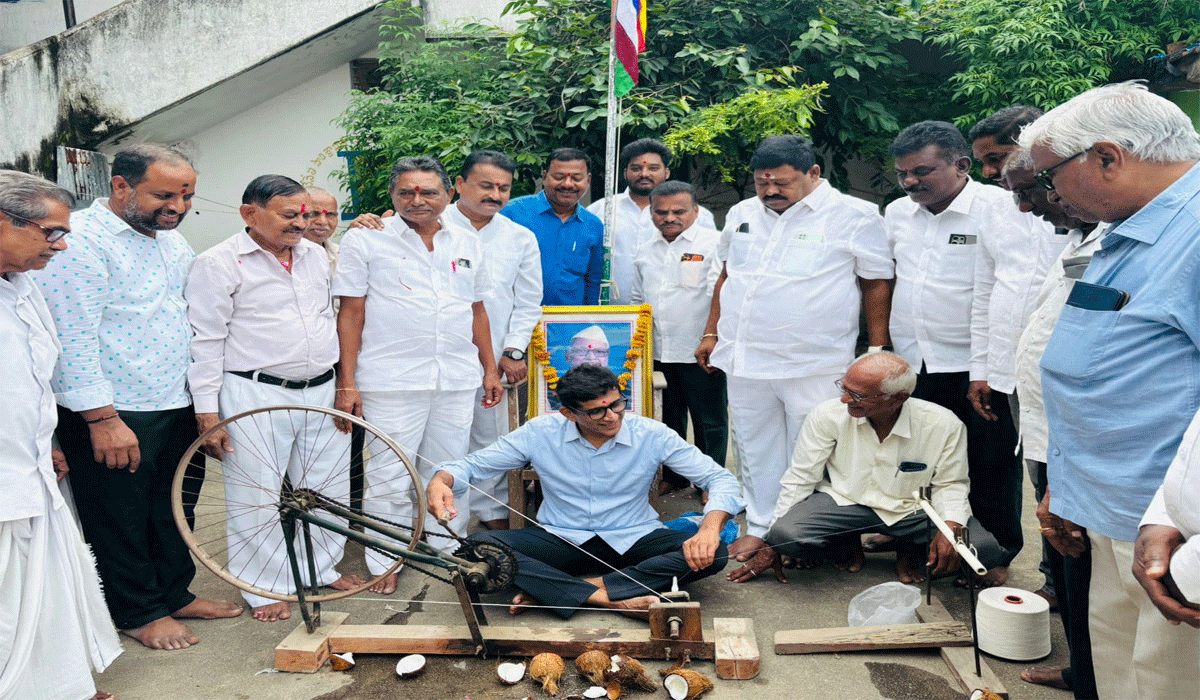 MLA Dr. Sanjay Kalvakuntla | బీఆర్ఎస్ ప్రభుత్వ హయాంలోనే నేతన్నలకు పునర్ వైభవం.. కోరుట్ల ఎమ్మెల్యే డాక్టర్ కల్వకుంట్ల సంజయ్