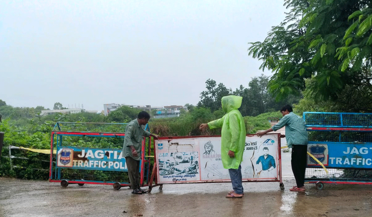 Korutla | లోతట్టు ప్రాంత ప్రజలు అప్రమత్తంగా ఉండాలి.. కోరుట్ల మున్సిపల్‌ కమిషనర్‌ రవీందర్‌