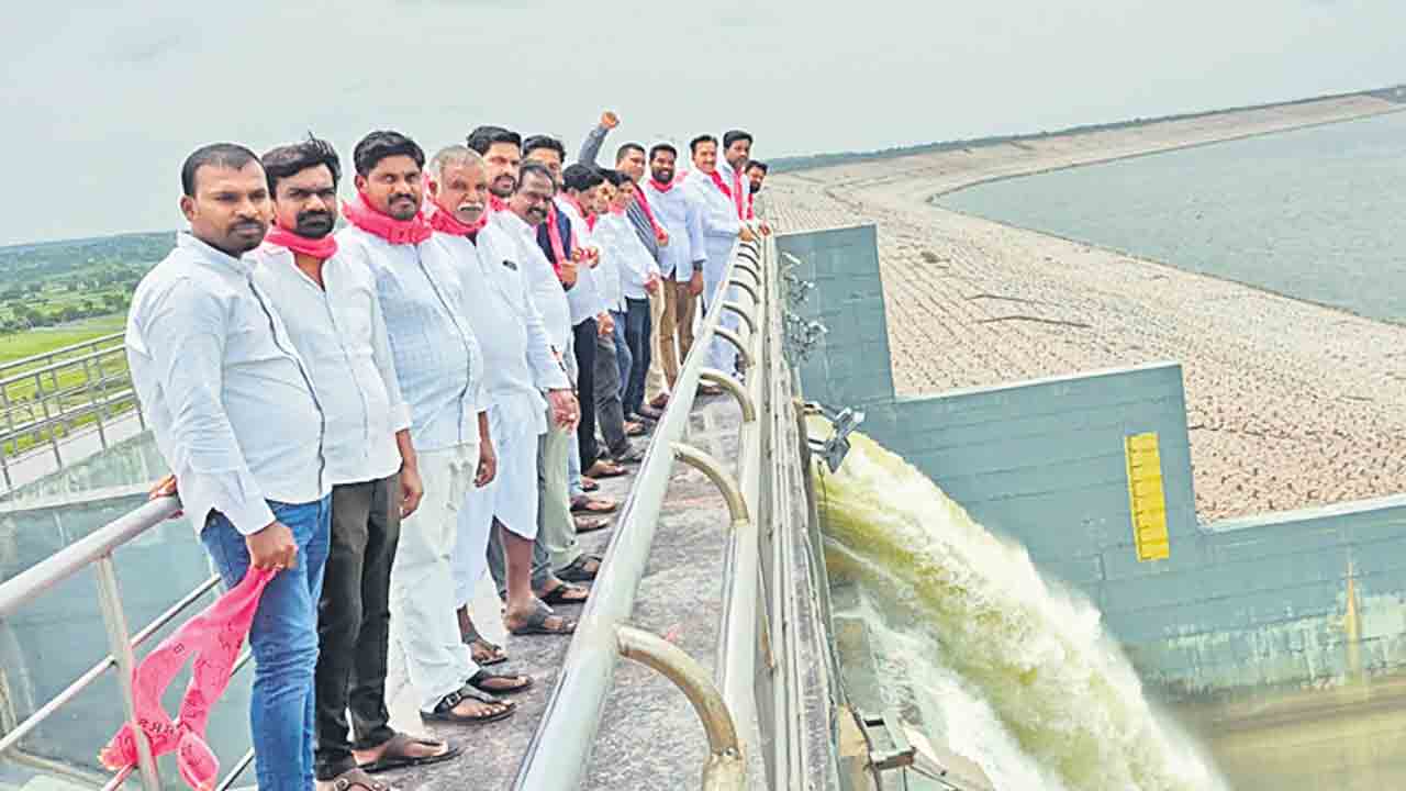 గోదావరి జలాలే కేసీఆర్ ఆనవాళ్లు