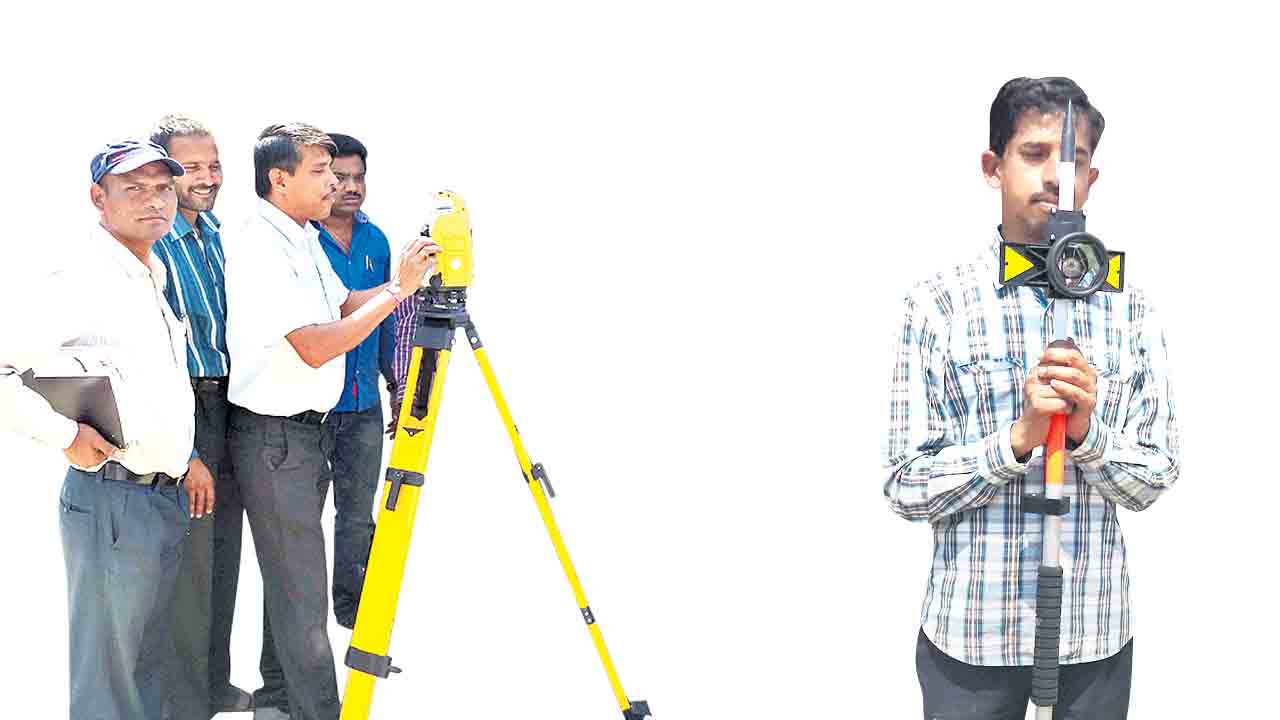 విధుల్లోకి తీసుకుంటారా.. రిజెక్ట్‌ చేస్తారా..?