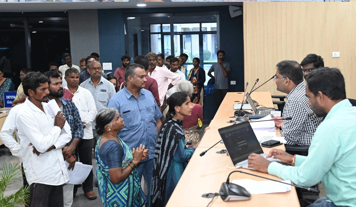 Collector Koya Sri Harsha | ప్రజావాణి అర్జీలకు ప్రాధాన్యత ఇవ్వాలి.. పెద్దపల్లి కలెక్టర్‌ కోయ శ్రీ హర్ష