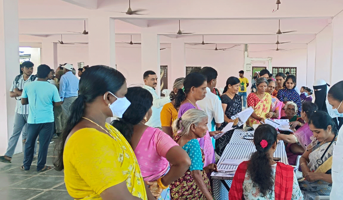 Free medical camp | కోరుట్లలో ఉచిత వైద్య శిబిరం.. పలువురికి వైద్య పరీక్షల నిర్వహణ