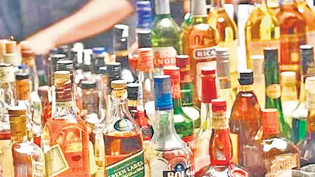 రెండేండ్లకే మద్యం పాలసీ.. దరఖాస్తు ఫారం ధర 3 లక్షలు
