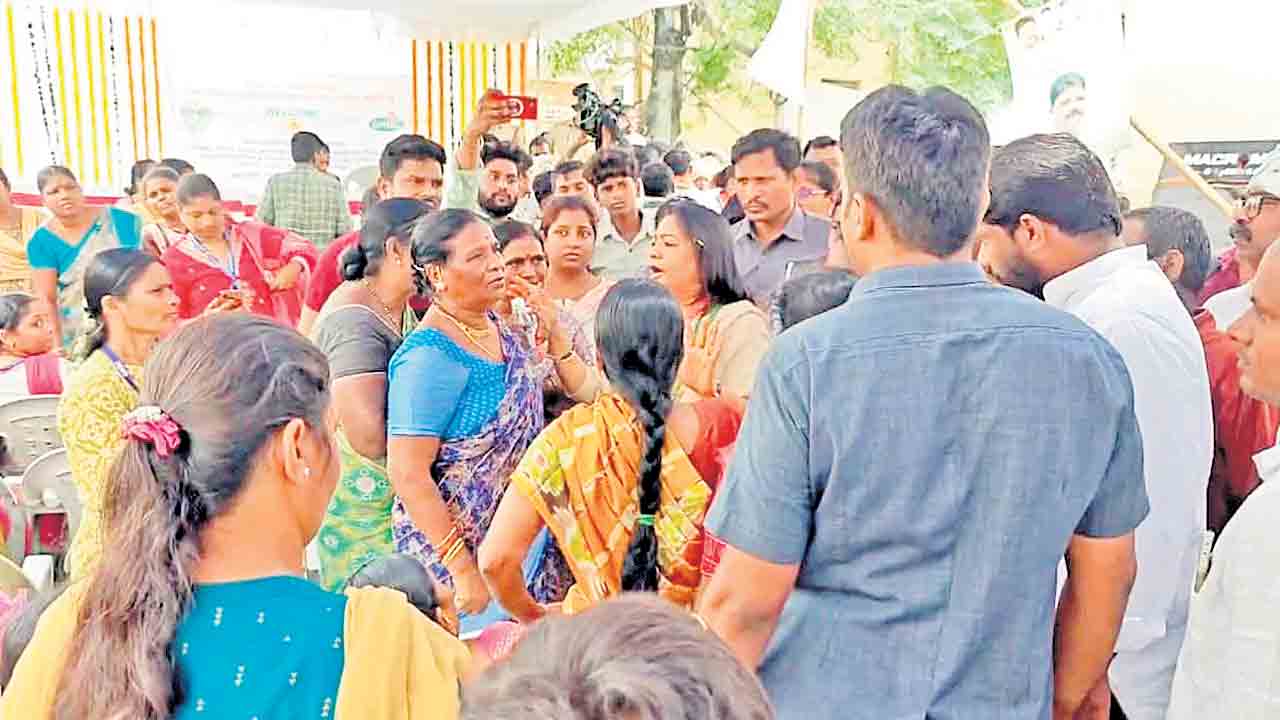 హామీలు ఏమైనయ్‌ సారూ..!