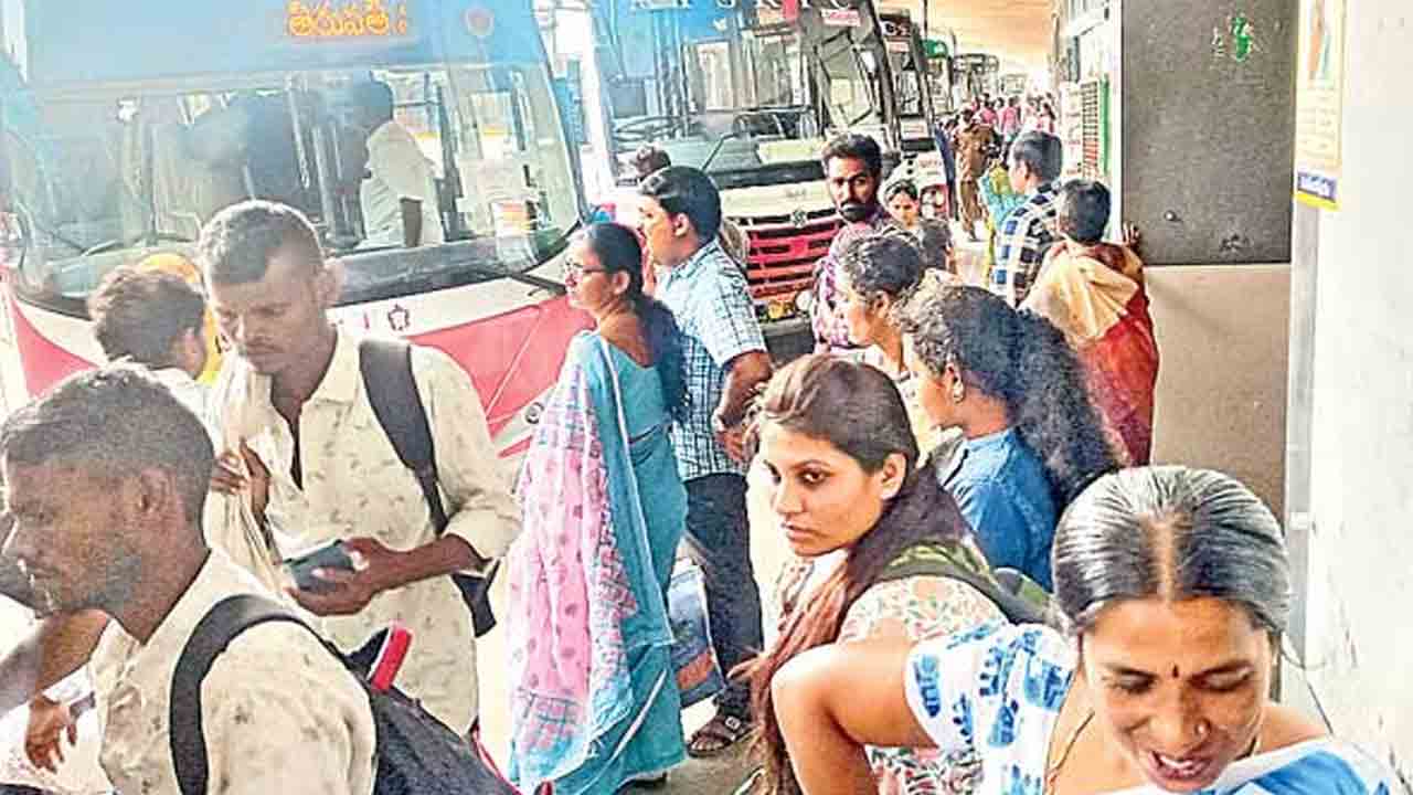 తిరుపతి ప్రయాణికులకు బస్‌చార్జీల తగ్గింపు