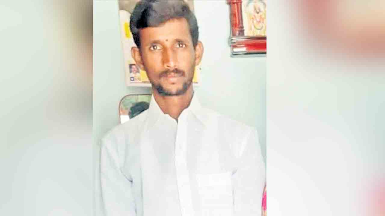 అప్పుల బాధతో రైతు ఆత్మహత్య