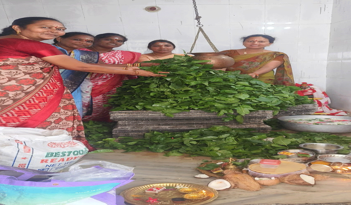 Mahabilvarchana | మెట్‌పల్లి ఆలయాల్లో మహాబిల్వార్చన.. శివాలయాల్లో భక్తుల సందడి