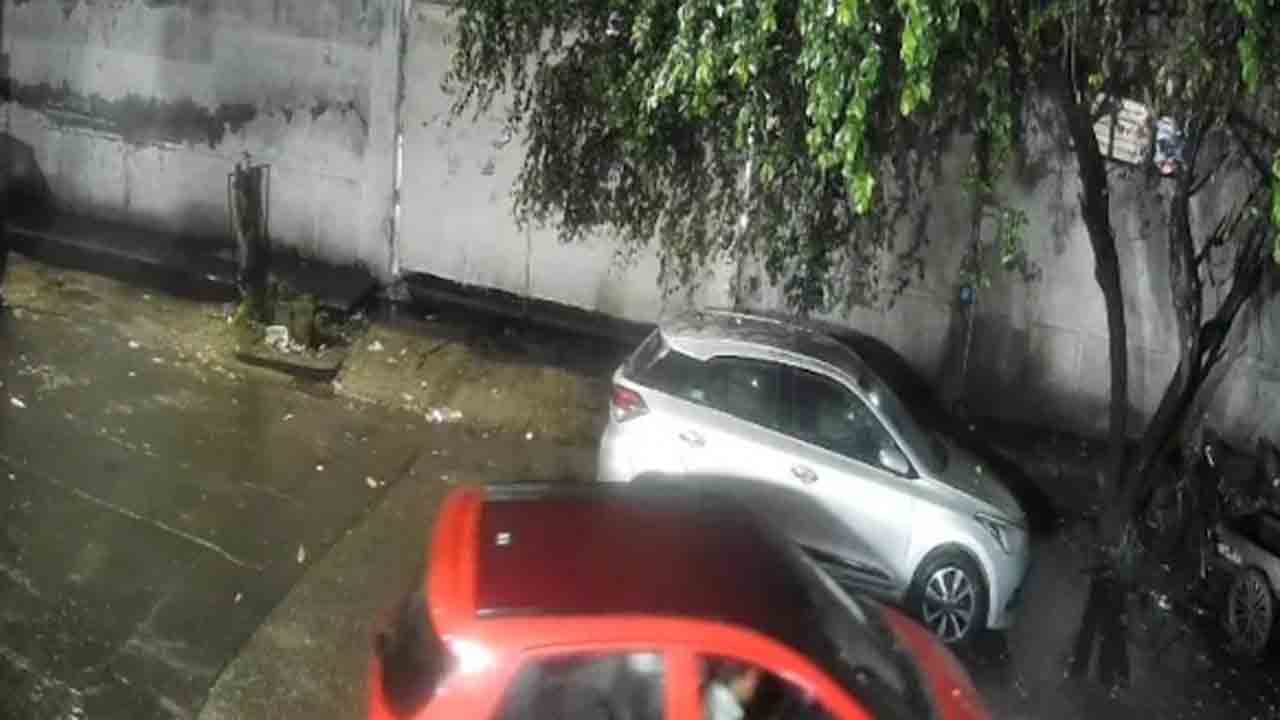 Boy Hits Man With Car, Drags Body | కారుతో వ్యక్తిని ఢీకొట్టి.. కొంతదూరం   ఈడ్చుకెళ్లిన బాలుడు