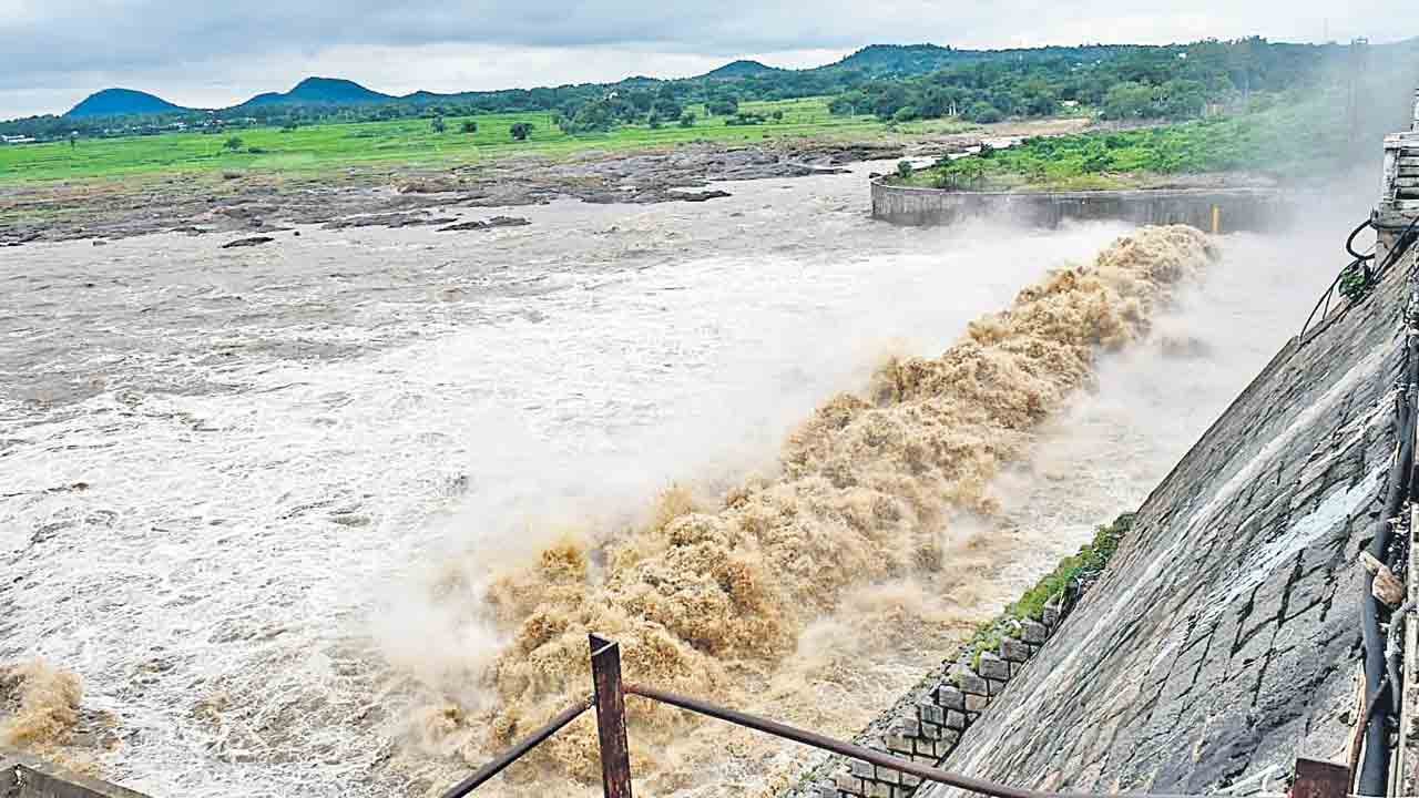 నాగార్జునసాగర్‌కు భారీగా వరద