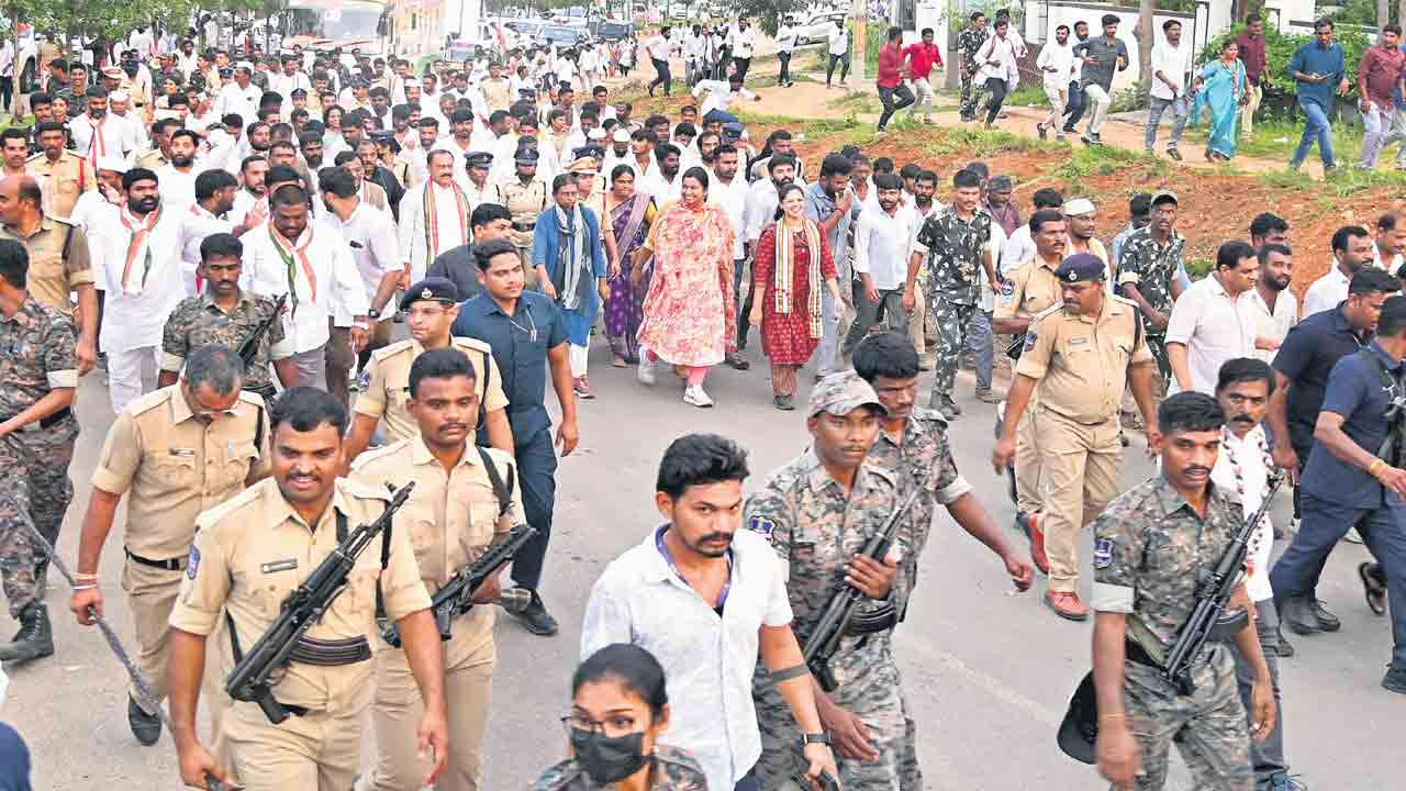 Meenakshi Natarajan | నడక ఆగలే.. తల ఎత్తలే! ప్రజలను కలవకుండా.. కార్యకర్తల ముఖం చూడకుండానే యాత్ర