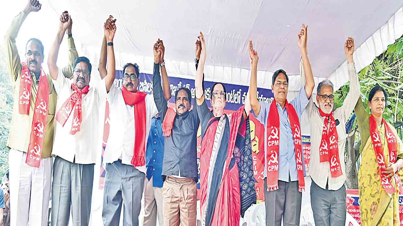 బీసీ రిజర్వేషన్ల అమలుకు చట్టంచేయాలి