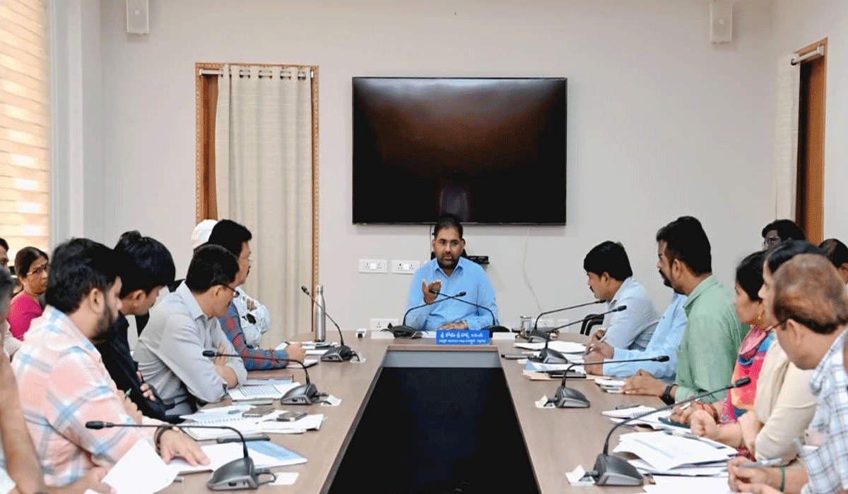 Collector Koya Sri Harsha | హైకోర్టు అనుమతి వచ్చినంకనే సాదా బైనామా దరఖాస్తుల పరిశీలన.. పెద్దపల్లి కలెక్టర్ కోయ శ్రీ హర్ష