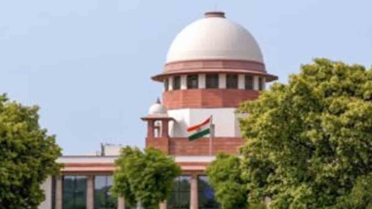 గంటల తరబడి ట్రాఫిక్‌లో చిక్కుకున్నా టోల్‌ చెల్లించాలా?.. ఎన్‌హెచ్‌ఏఐని నిలదీసిన సుప్రీంకోర్టు