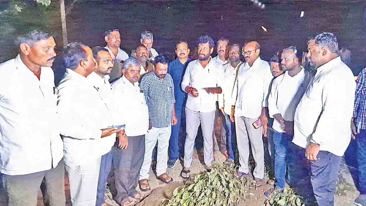 మంత్రి జూపల్లి రాలే.. ఎమ్మెల్యే వచ్చారు