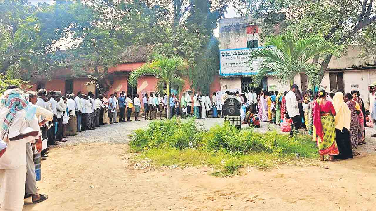 Urea Shortage | గణపతి బప్పా.. యూరియా!