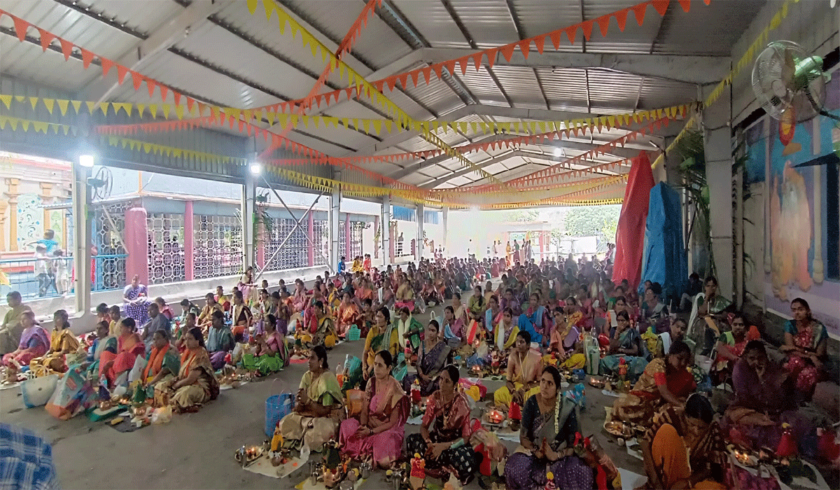 గోదావరిఖని కోదండ రామాలయానికి పోటెత్తిన మహిళ భక్తులు…