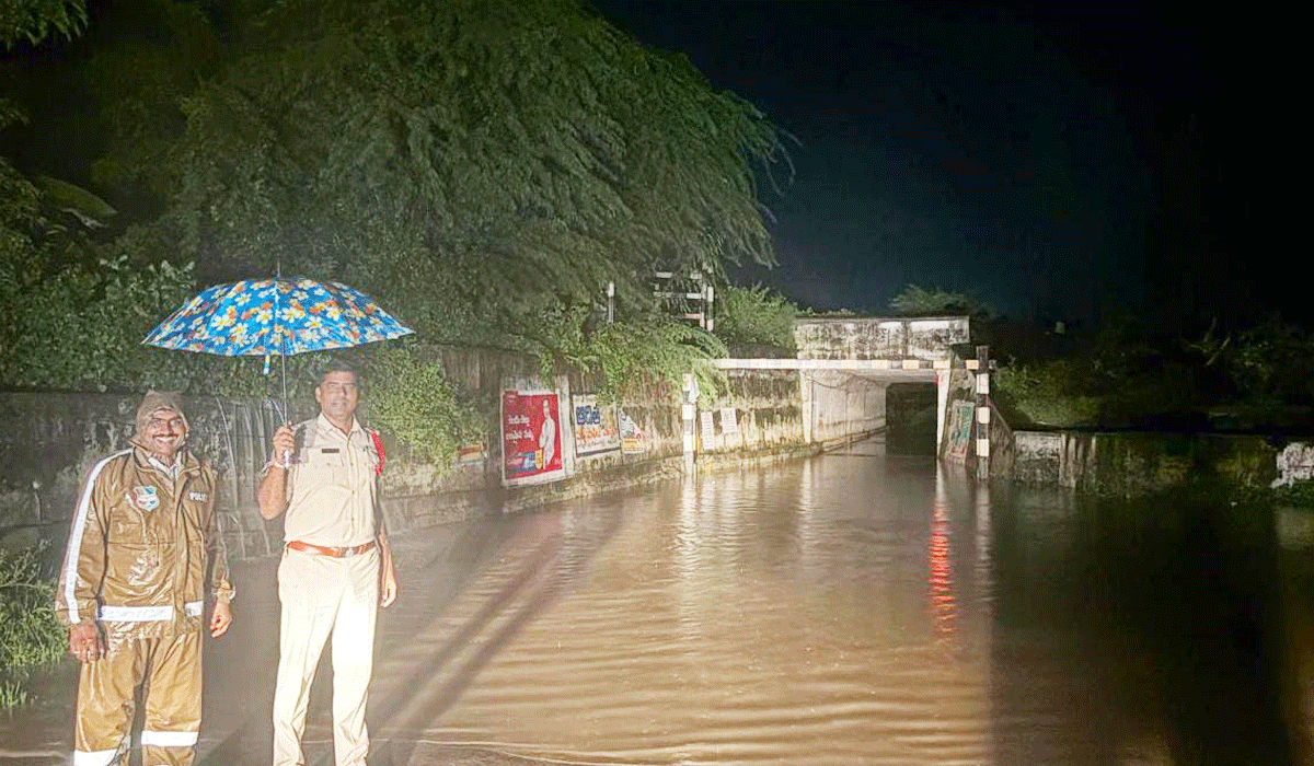 Heavy rain forecast | భారీ వర్ష సూచన నేపథ్యంలో ప్రజలు అప్రమత్తంగా ఉండాలి.. పొత్కపల్లి ఎస్సై దీకొండ రమేష్