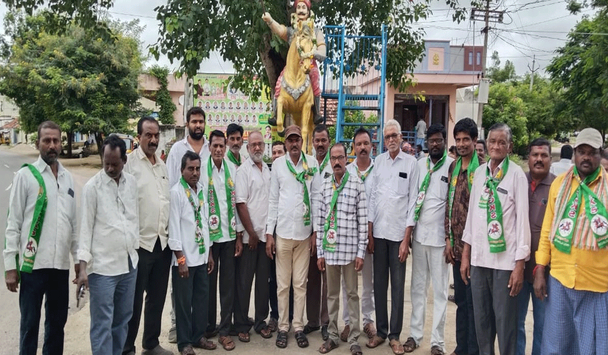  Kallugeeta Karmika Sangam | కల్లుగీత కార్మిక సంఘం ఆధ్వర్యంలో చిగురుమామిడిలో ఘనంగా సర్దార్ సర్వాయి పాపన్న జయంతి వేడుకలు