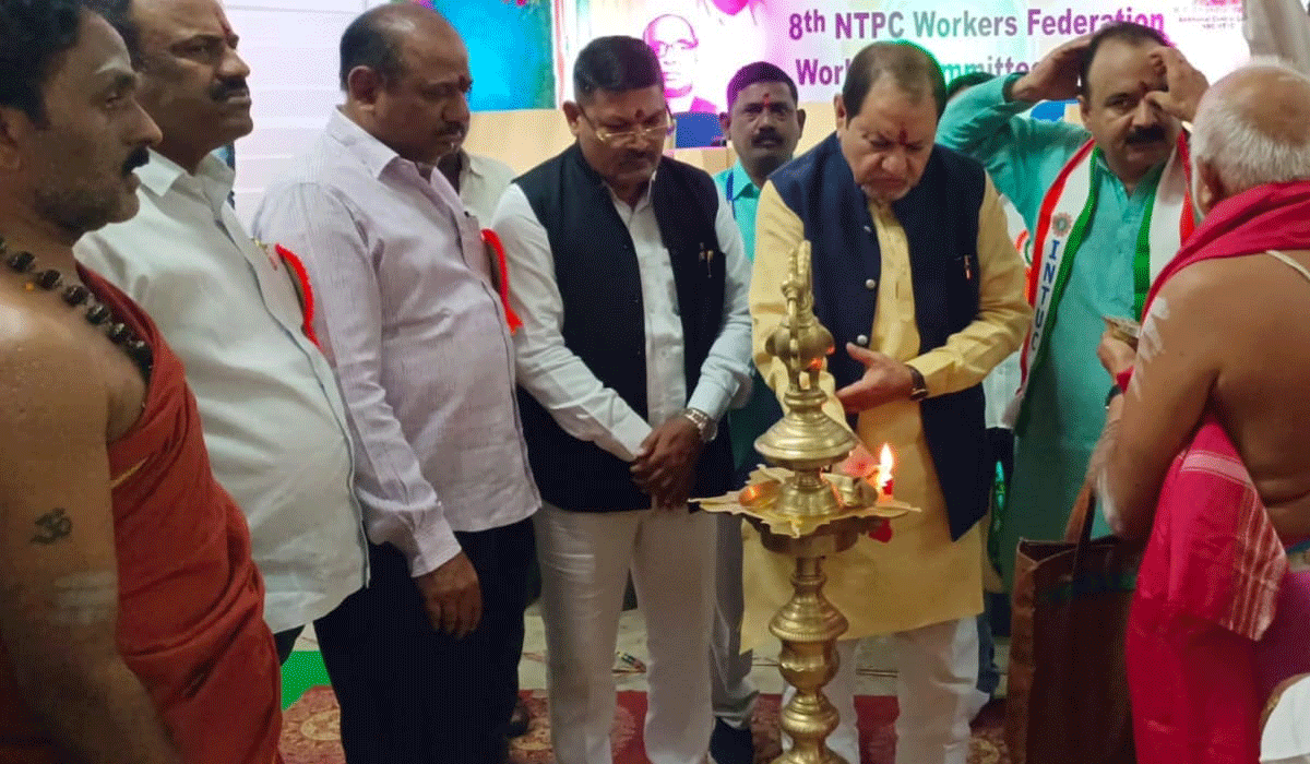 Anti-labor policies | కార్మిక వ్యతిరేక విధానాలపై పోరాటం.. సెంట్రల్ ఎన్బీసీ మెంబర్ బాబర్ సలీంపాషా