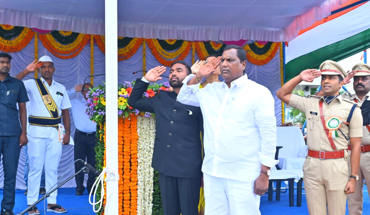 Independence Day | జగిత్యాలలో ఘనంగా 79వ స్వాతంత్య్ర దినోత్సవ వేడుకలు.. జాతీయ పతాకాన్నిఎగురవేసిన మంత్రి అడ్లూరి