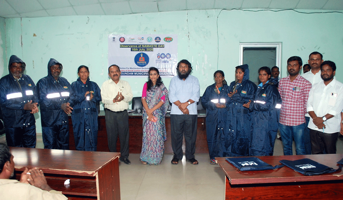 Sanitation workers | పారిశుధ్య కార్మికులు ఆరోగ్యం పై శ్రద్ధ చూపాలి.. స్థానిక సంస్థల అదనపు కలెక్టర్ జే అరుణశ్రీ