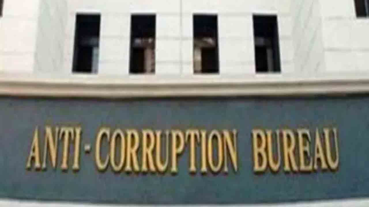 ఏసీబీ అదుపులో ఖిలా వరంగల్‌ తహసీల్దార్‌