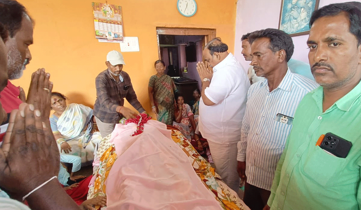 Former MLA Vodithala Satish Kumar | లక్ష్మీనారాయణ మృతి పార్టీకి తీరని లోటు.. మాజీ ఎమ్మెల్యే వోడితల సతీష్ కుమార్