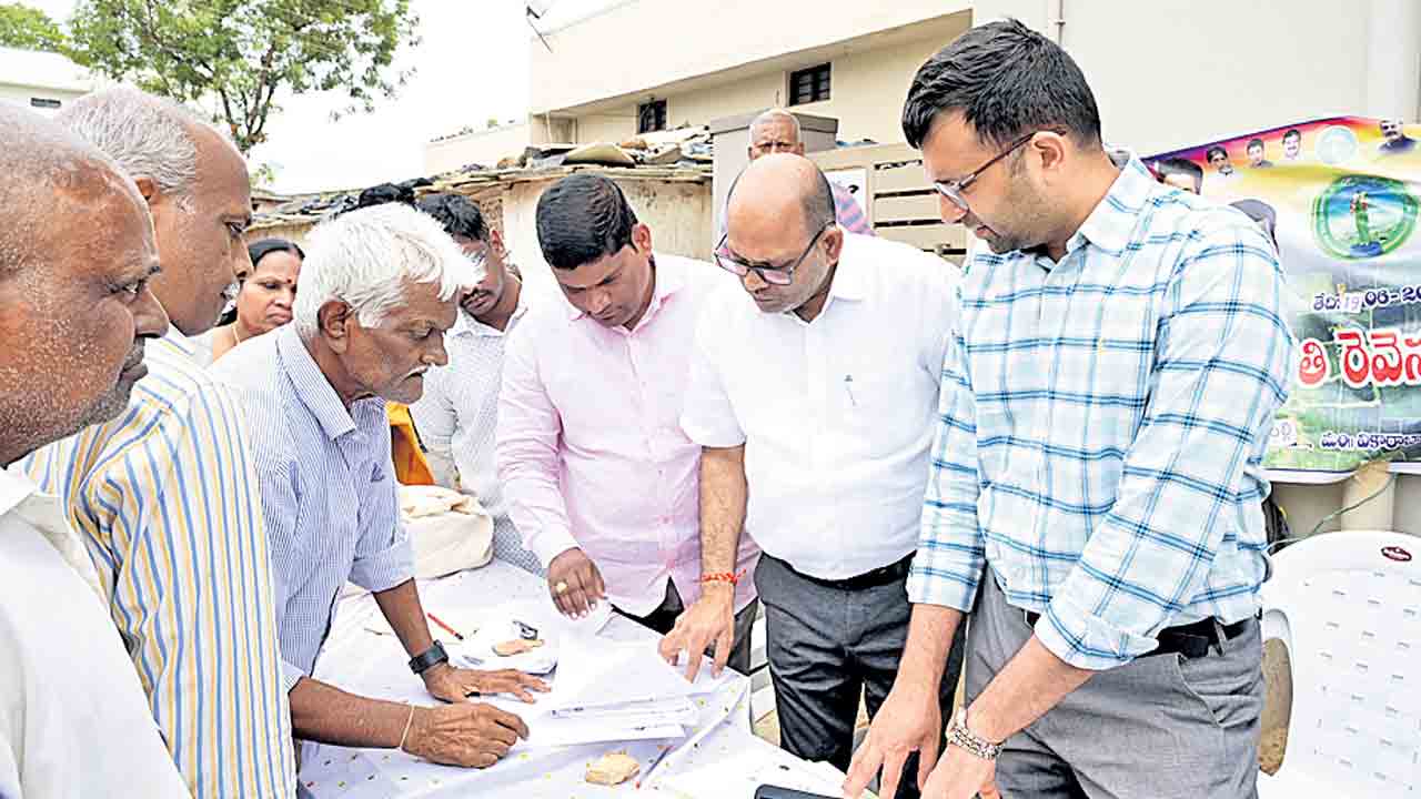 పరిష్కారం ఇంకెప్పుడు?