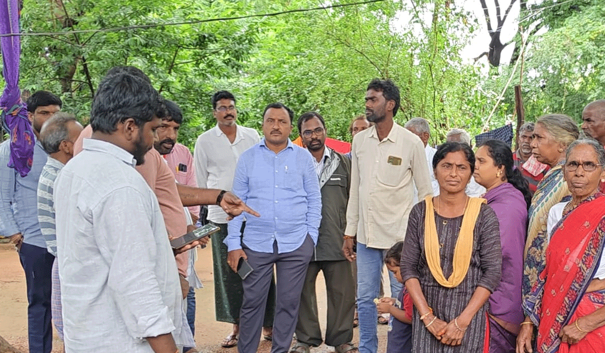 Gosangi residents | గోసంగి వాసులకు వానల గోస.. అందరికీ ఫ్లాట్లు ఇచ్చిన బీఆర్ఎస్ ప్రభుత్వం