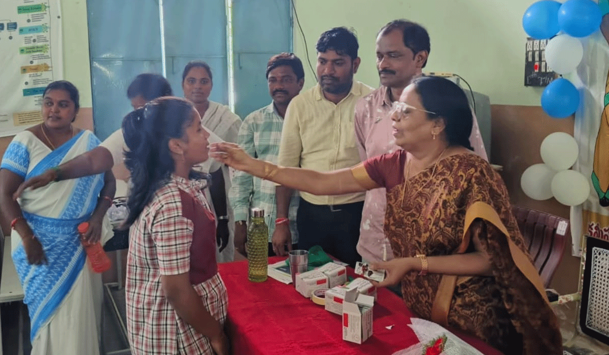  Peddapally | నులి పురుగులను నిర్ములిద్దాం.. డీఎంహెచ్వో అన్నాప్రసన్న కుమారి