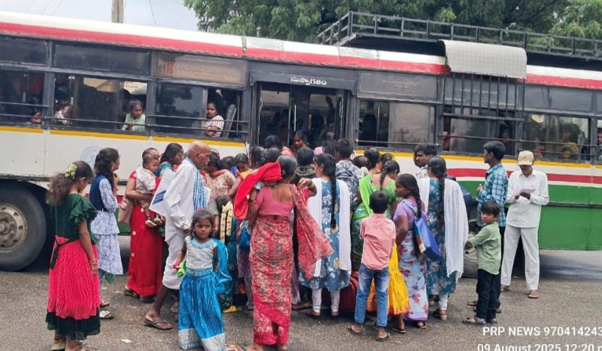 Rakhi festival | రాఖీ పండుగ వేళ బస్సులు లేక ప్రయాణికులు ఇక్కట్లు