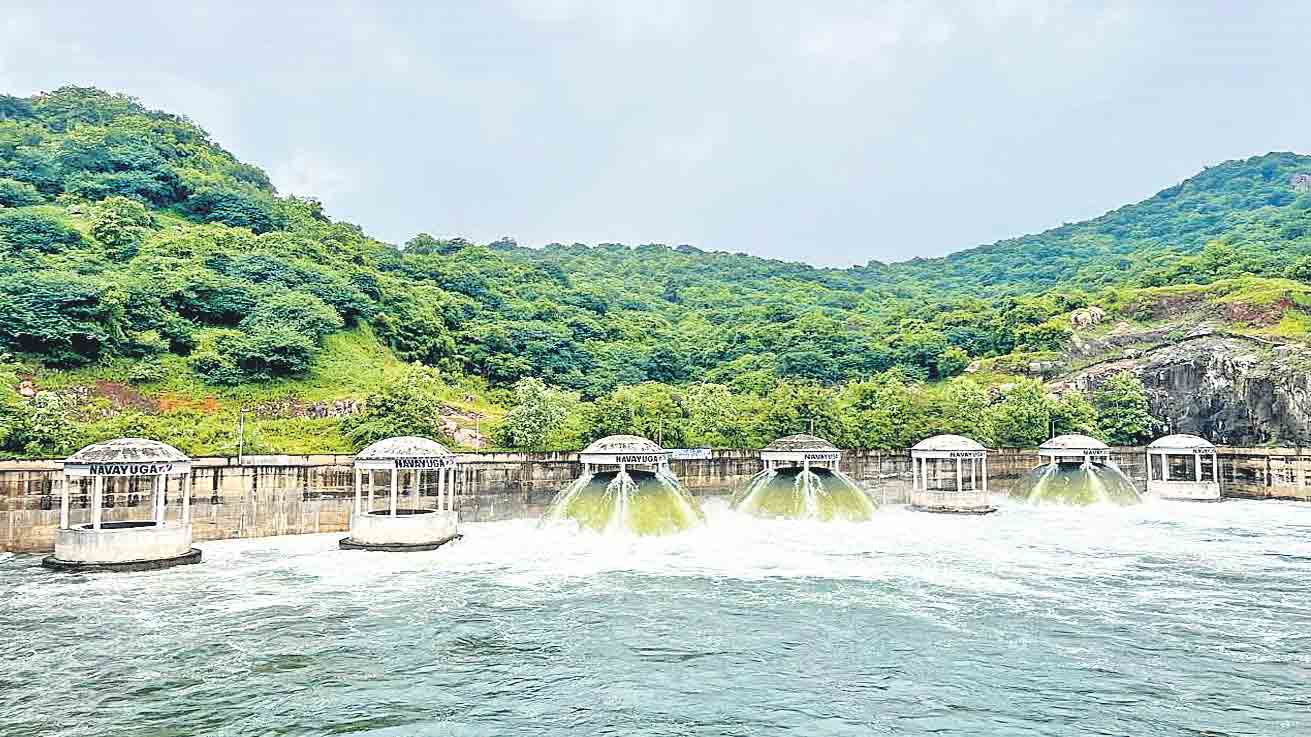 ఇది కాళేశ్వరం ఘనత కాదా?.. నీళ్లు ఎత్తిన బాహుబలి మోటర్లు!