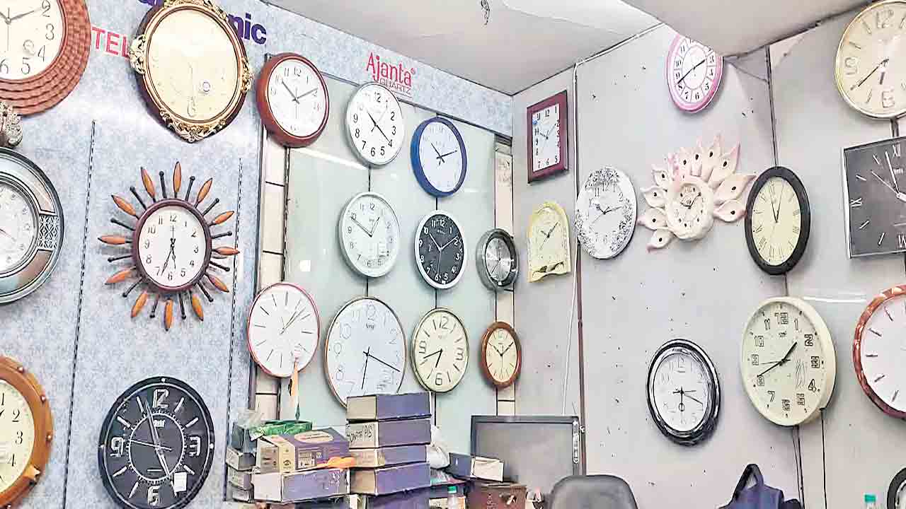 కాలంతో మారుతూ..