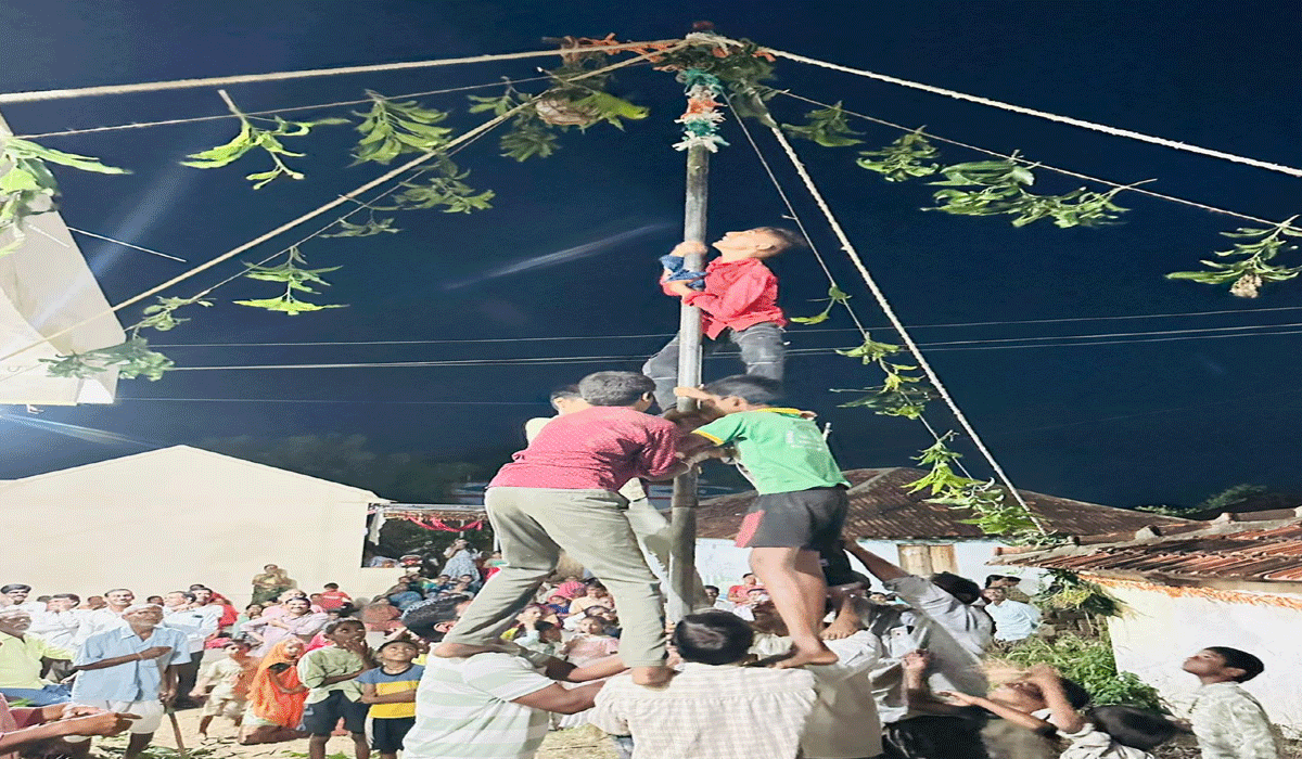 Konaraopet | కోనరావుపేట మండలంలో వైభవంగా ఊరురా ఉట్టి కొట్టు వేడుక