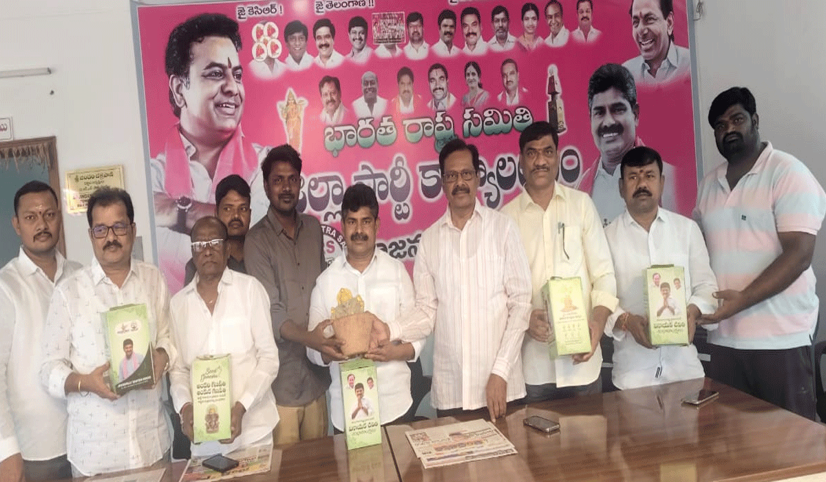 Environmental protection | పర్యావరణ పరిరక్షణలో భాగస్వాములు కావాలి.. బీఆర్ఎస్ జిల్లా అధ్యక్షుడు తోట ఆగయ్య