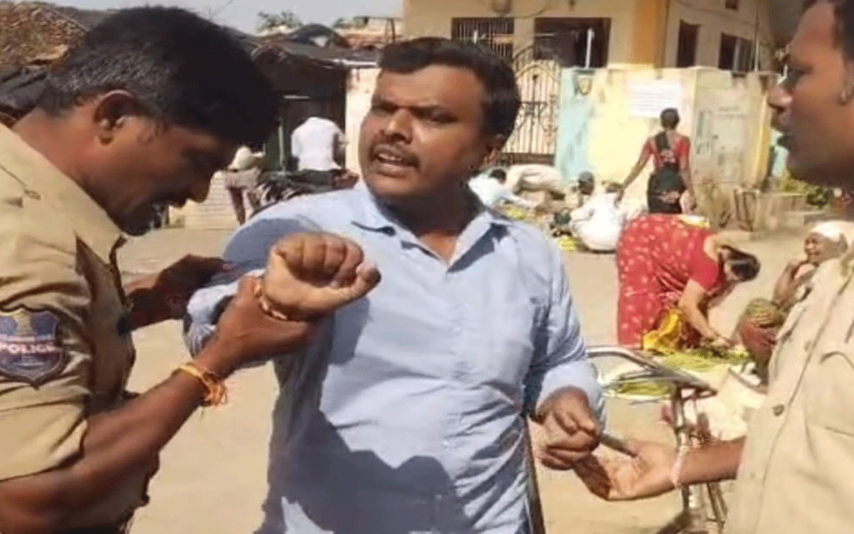 Police overzealousness | పోలీసుల అత్యుత్సాహం.. ఎమ్మెల్యే పర్యటన ఉందంటూ బీఆర్ఎస్ నాయకుల అక్రమ అరెస్టు