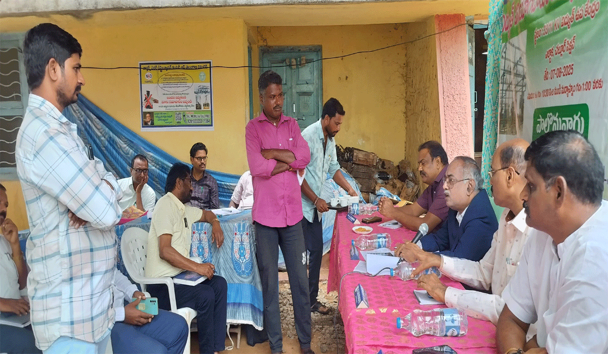 Better services | అలసత్వం వీడి మెరుగైన సేవలందించాలి.. టీజీ ఎన్పీడీసీఎల్ విద్యుత్ వినియోగదారుల ఫోరం చైర్మన్‌ ఎన్‌వీ వేణుగోపాల చారి